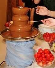 Шоколадный фонтан на свадьбу,  юбилей,  детский праздник